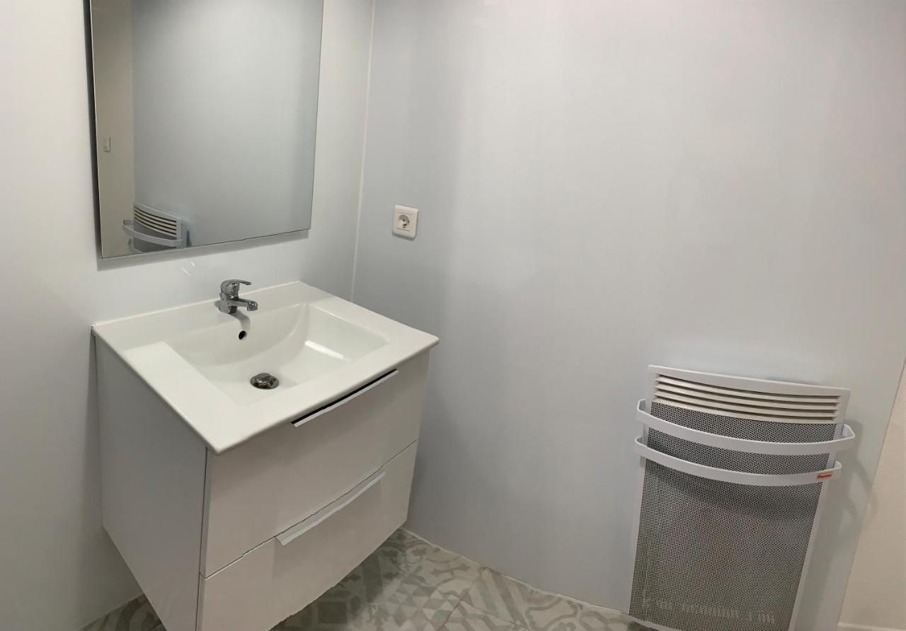 Appartement 2Eme Etage 42M2 Hyper Centre Ville / Parking Gratuit Riom Εξωτερικό φωτογραφία